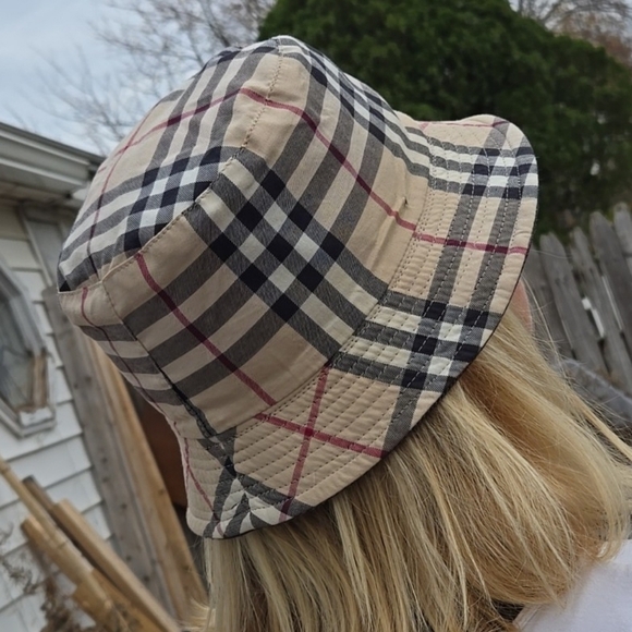 Burberry Nova Check & Denim Reversible Bucket Hat - Picture 1 of 13
